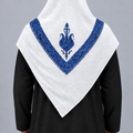 Ghutrah yéménite Al-Haybah — Blanc froid · Motif bleu roi