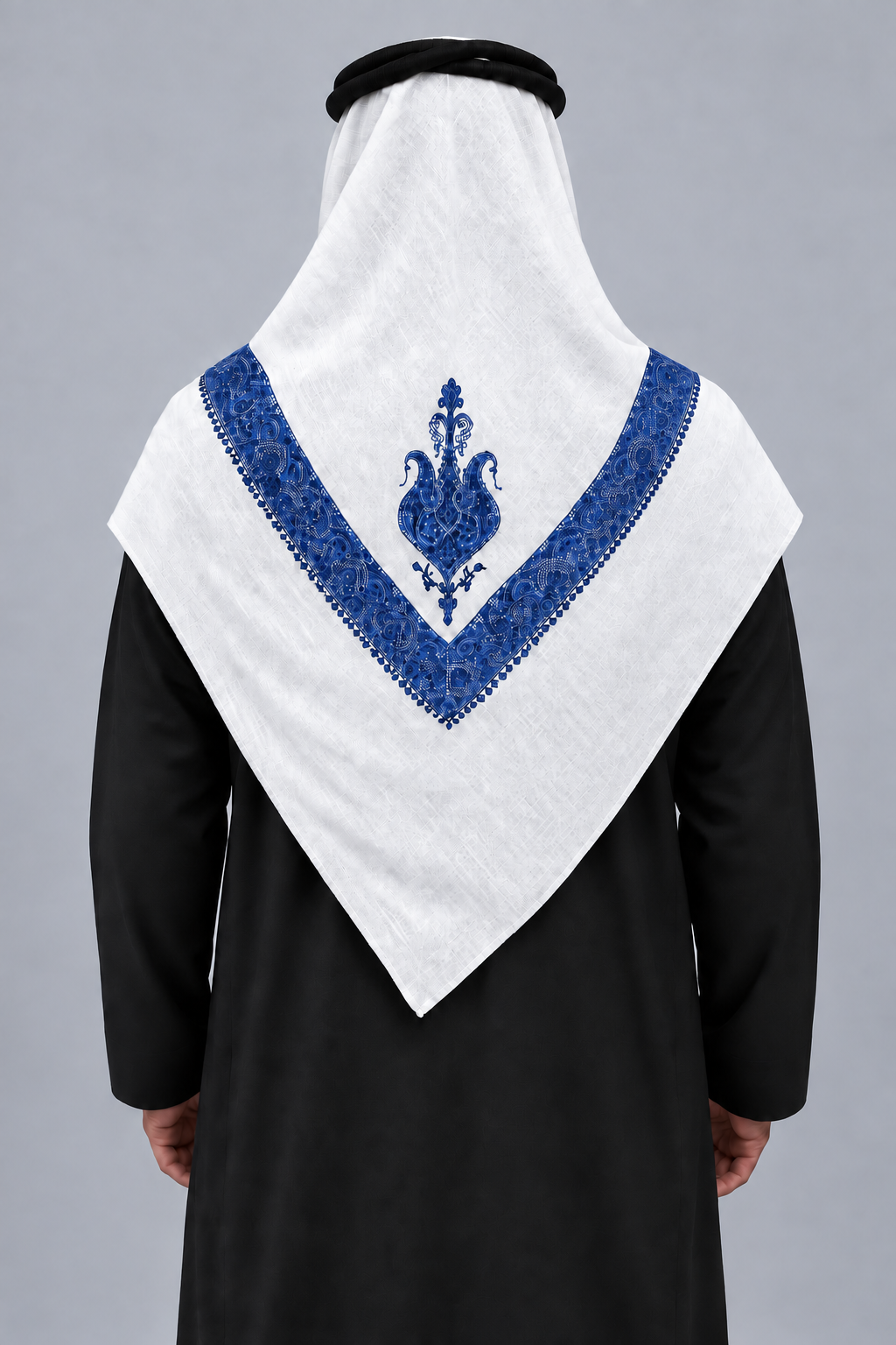 Ghutrah yéménite Al-Haybah — Blanc froid · Motif bleu roi | Maison Nejd