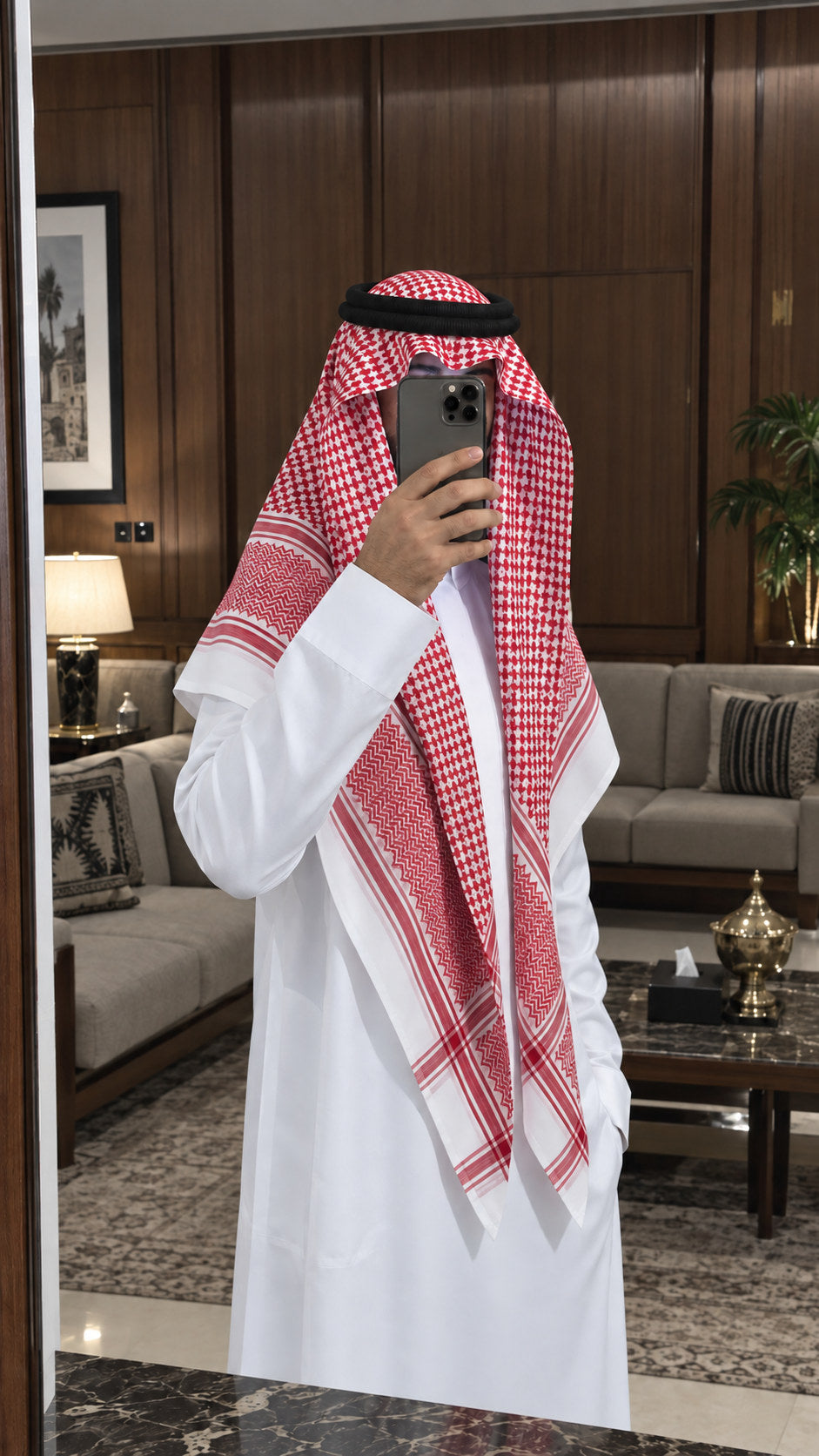 Shemagh saoudien Aseel — Blanc ton sur ton porté — Maison Nejd